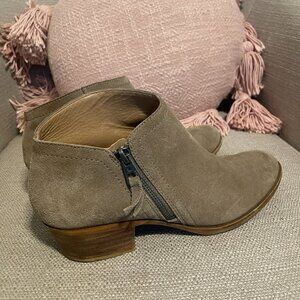 Lucky Brand Suede Ankle Booties | Size 8.5 | Taupe Suede
